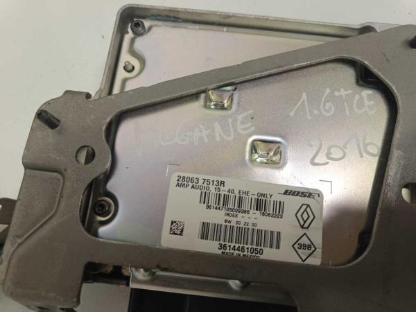 RADIO NAVI RENAULT MEGANE 4 - Vue 3